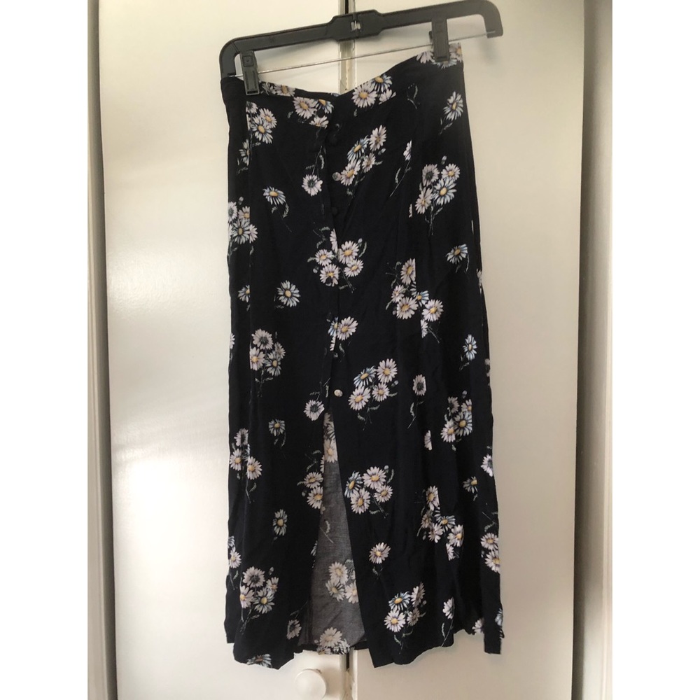 H&M 90s Style Daisy MIDI Skirt